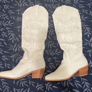 White Dress Cowgirl Boots - Womens size 7